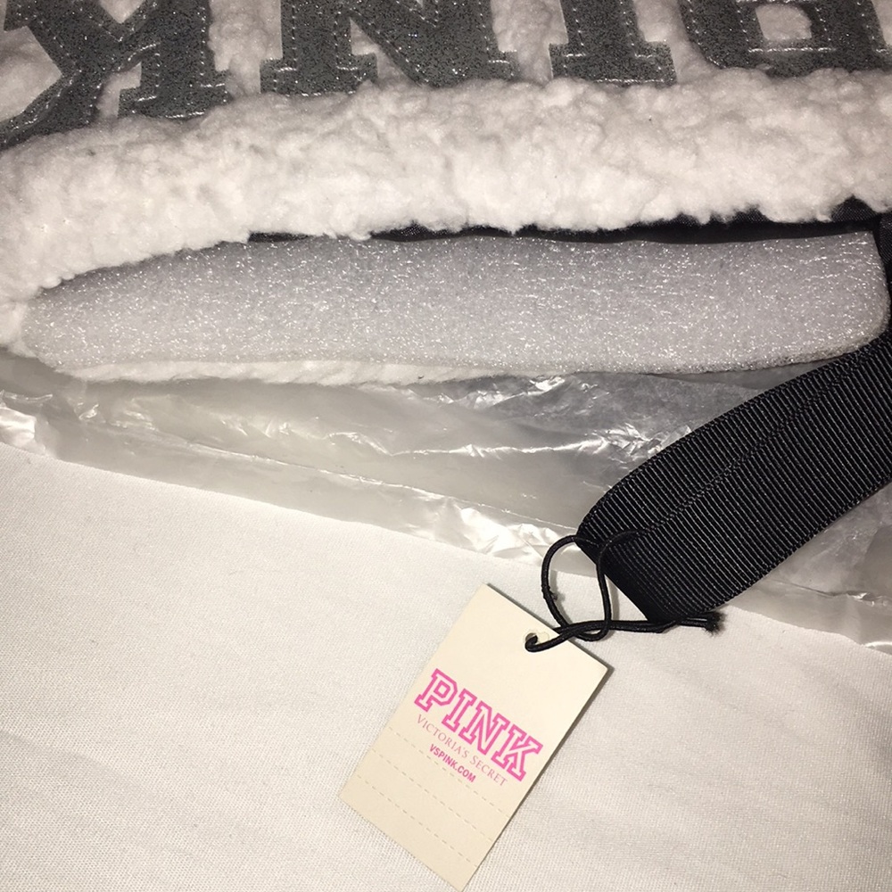 Two VS Pink Stockings NWT - Picture 7 of 7
